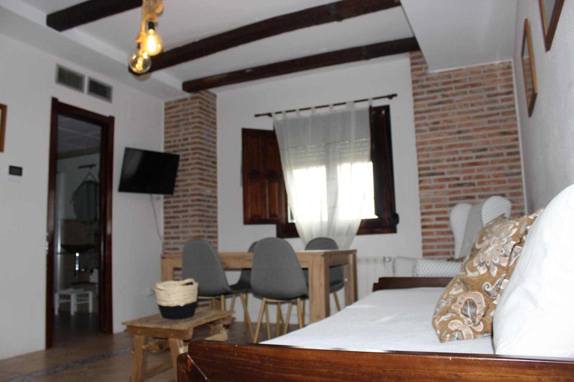 Apartamentos De Astroturismo La Canada Torrejon el Rubio Luaran gambar